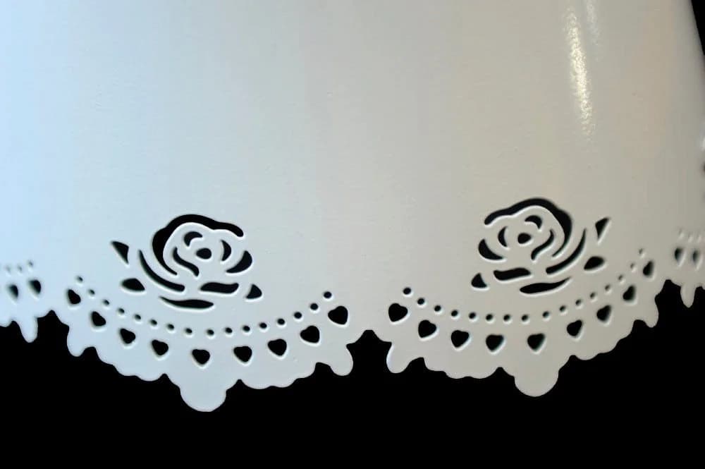 Dirk Davids Leuchten GmbH Lampenschirm Oval Metall Weiß Rosen Motiv