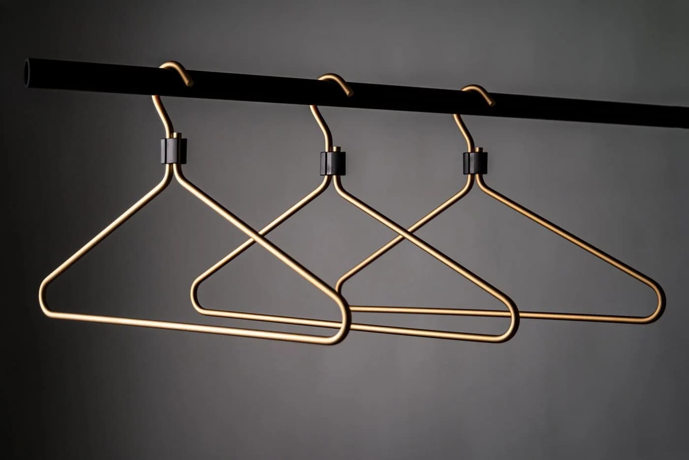 Radius Aluminium Kleiderbügel 5er-Set Schwarz, Silber, Gold