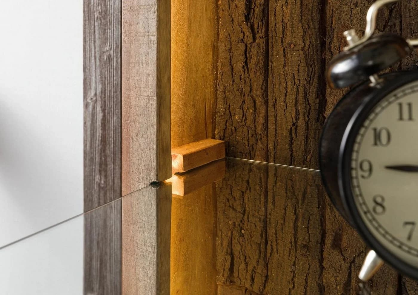 Massivmoebel24 Wandregal BARK, 1-tlg., Akazie 45x30x145 natur lackiert - Bild 4