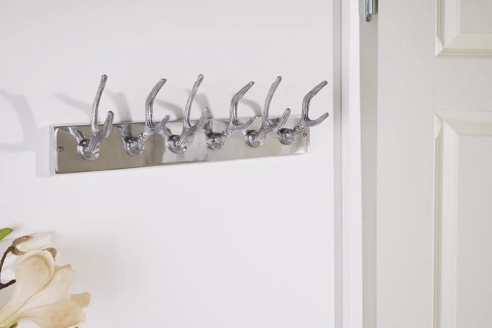 riess-ambiente Wandgarderobe DEER Silber Aluminium Geweih-Design 6 Haken - Bild 3