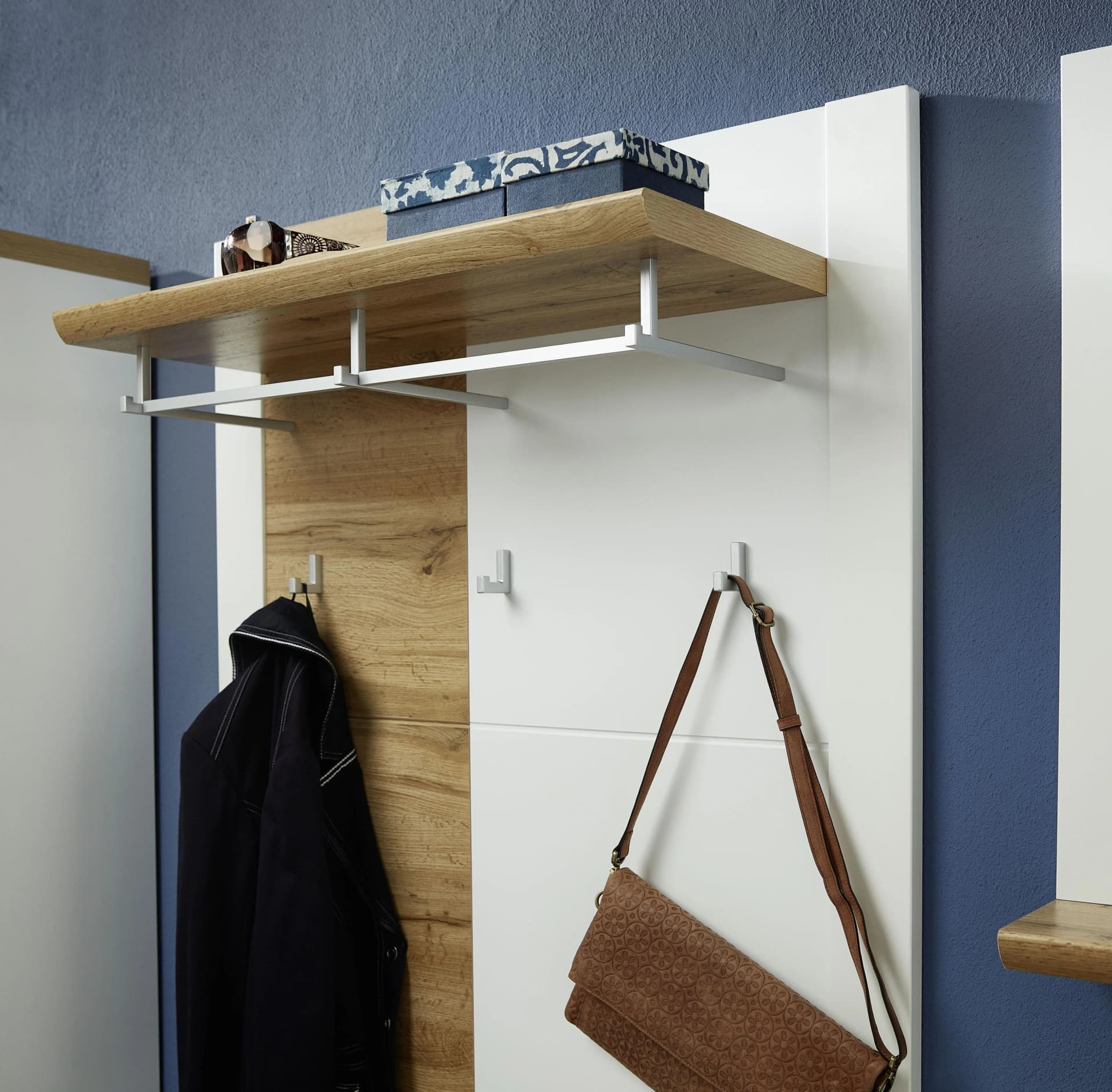 Innostyle Garderobenpaneel MATERIO Weiß/Silber mit Kleiderstange