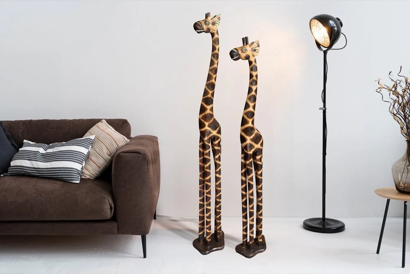 WORU Giraffe Holzfigur Albesia Holz handbemalt Deko