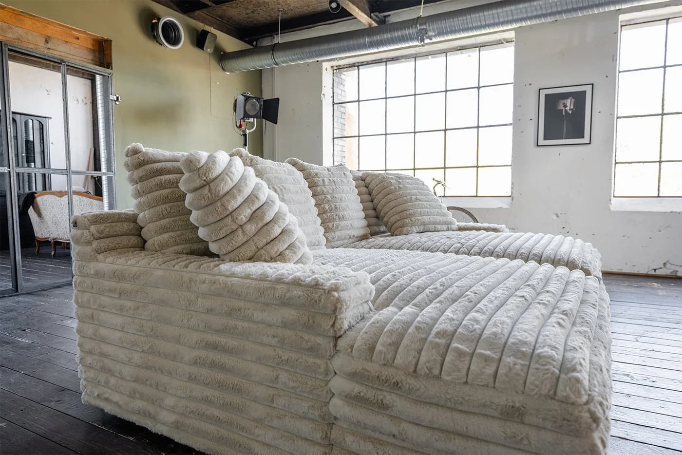 KAWOLA Big-Sofa CADY Cordsofa cremeweiß mit 6 Kissen - Bild 5