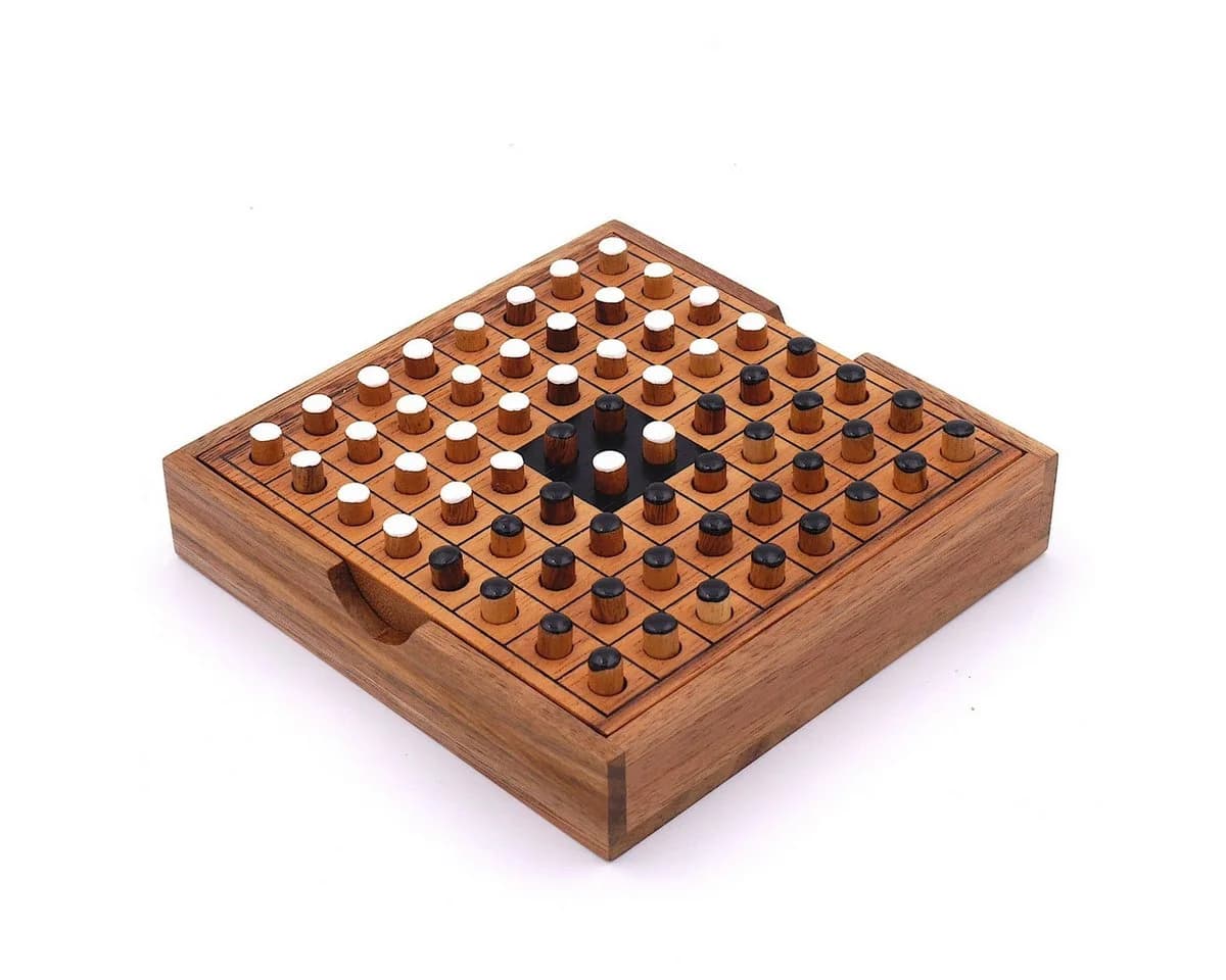 ROMBOL Denkspiele Spiel Reversi – Interessantes Strategiespiel für 2 Personen aus edlem Holz - Bild 4