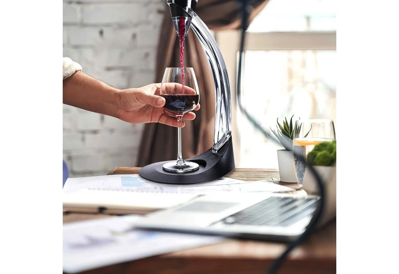 Dimono Dekanter Magic Wein Dekanter mit Belüfter & Ausgiesser - Bild 5