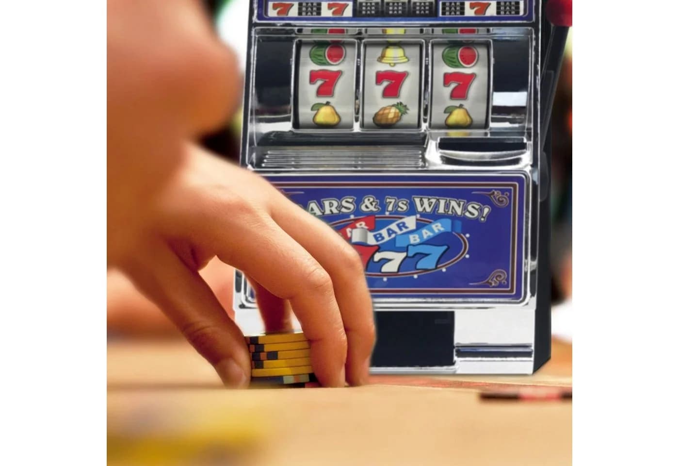 Goods+Gadgets Spardose Einarmiger Bandit Slot Machine Rot/Gold mit Licht & Sound - Bild 3