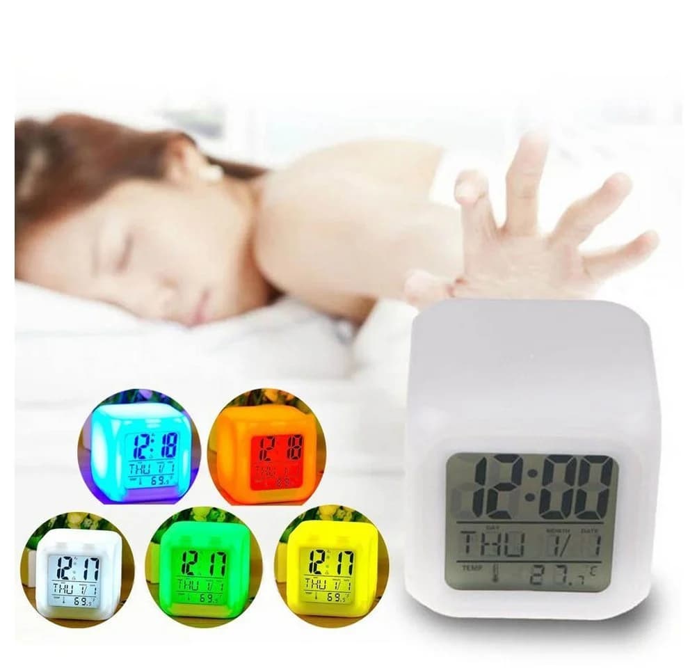 Goods+Gadgets LED Würfelwecker mit Temperatur und Kalender - Bild 2
