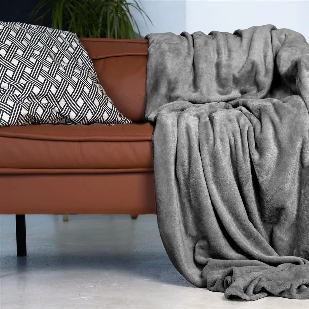 Gräfenstayn Kuscheldecke Grau Flanell-Fleece Wohndecke - Bild 5