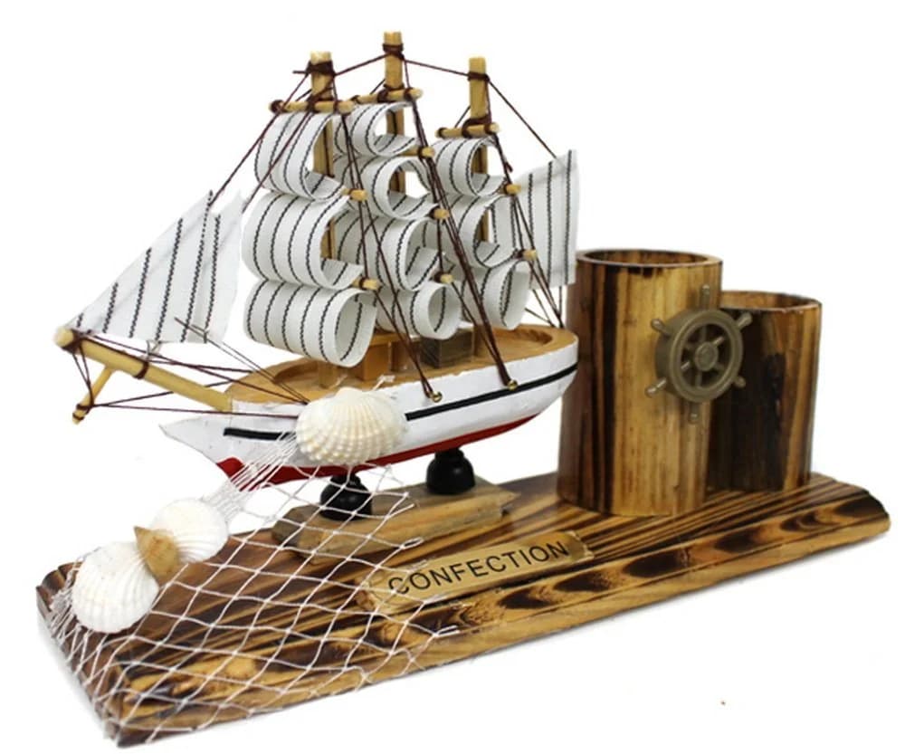 Schreibtischorganizer im Segelschiff-Stil
