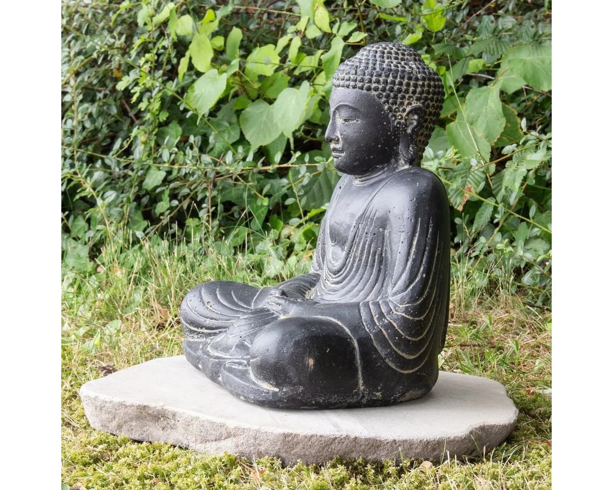 Buddha Dekofigur aus Lavastein Sitzend 30 cm