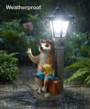 Kremers Schatzkiste Gartenfigur Erdmännchen Urlauber mit Solarlaterne Bild 5