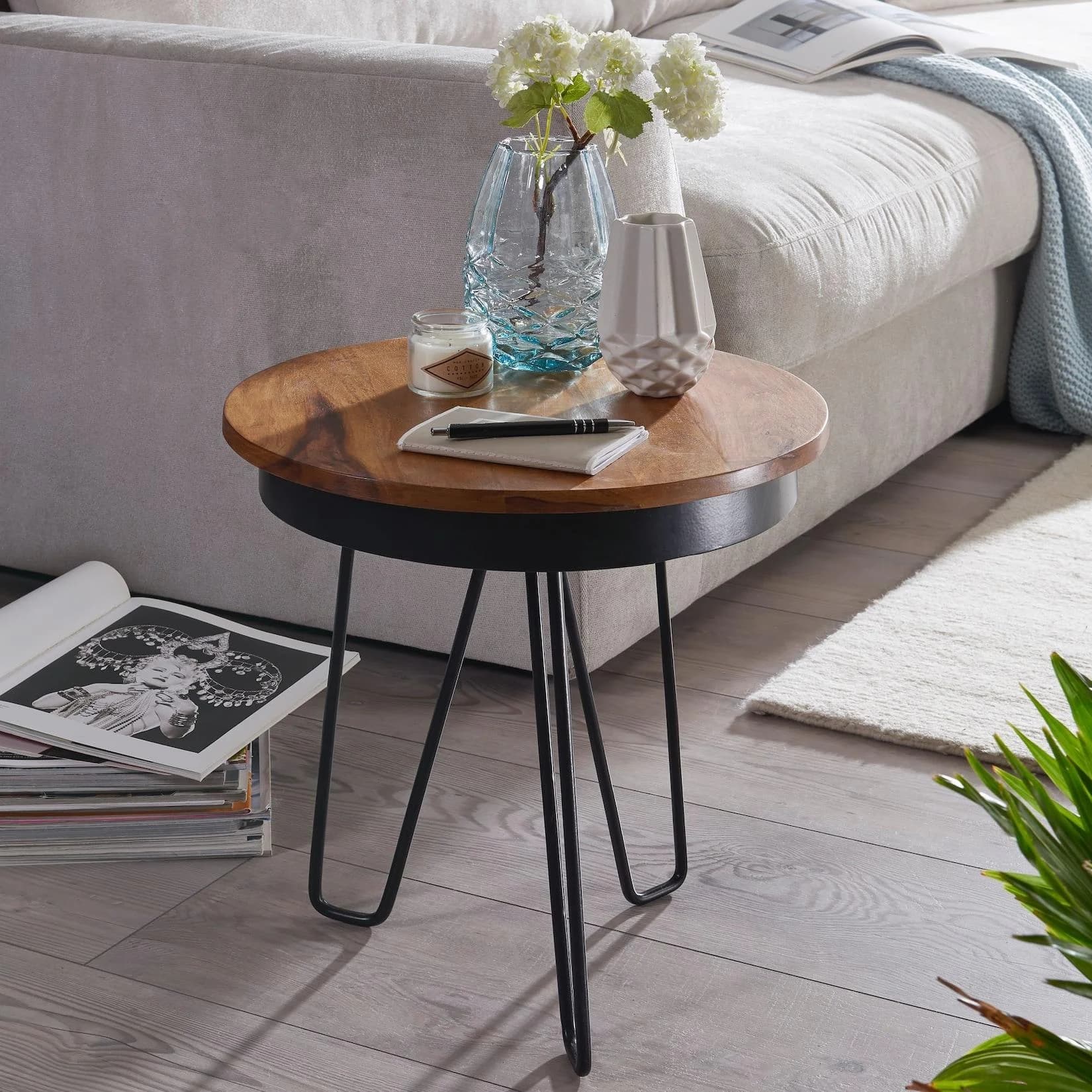 Industrial Beistelltisch/Couchtisch aus Sheesham und Metall