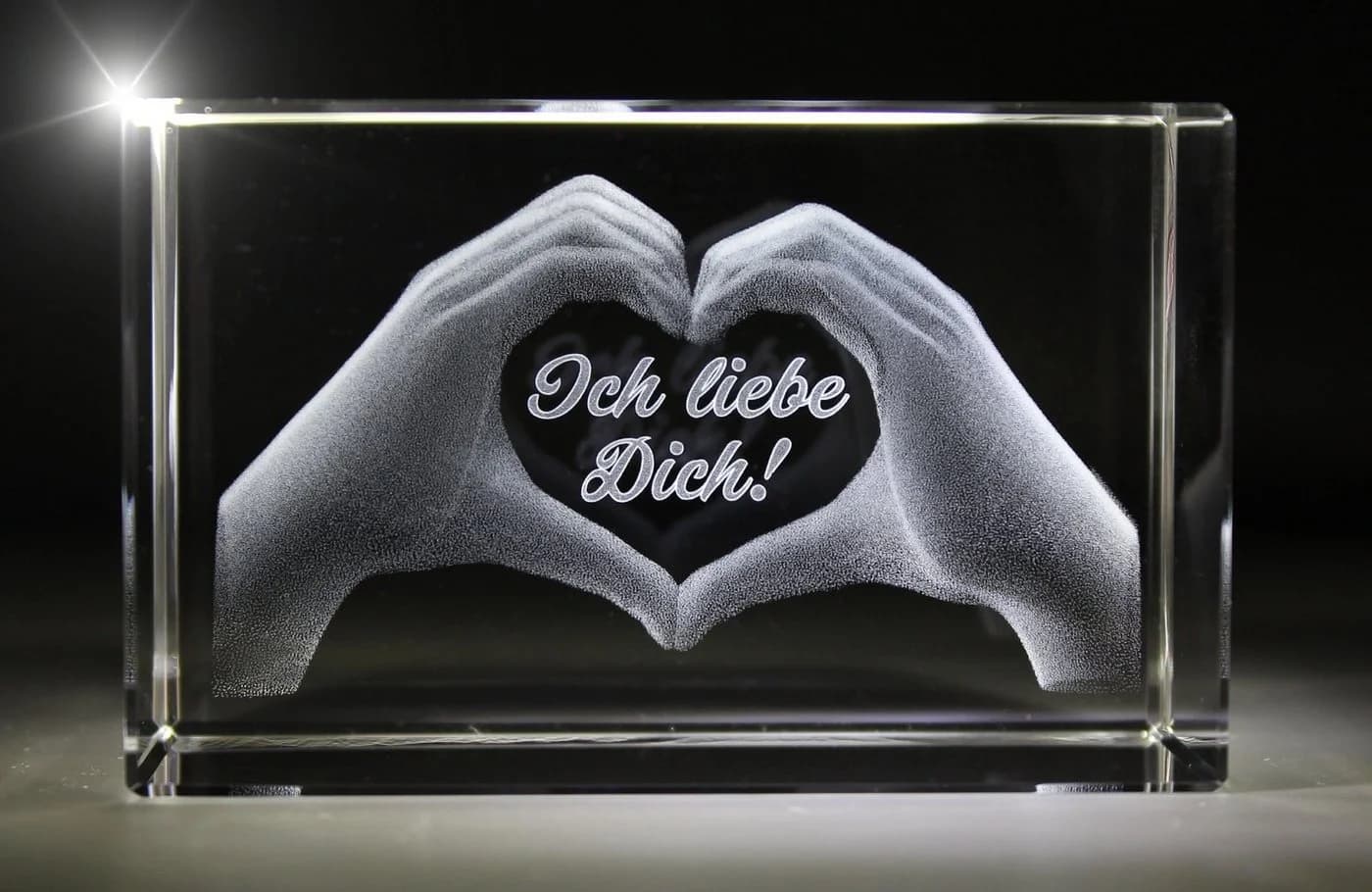 VIP-LASER 3D Glasquader Herz aus Händen Gravur Ich liebe Dich