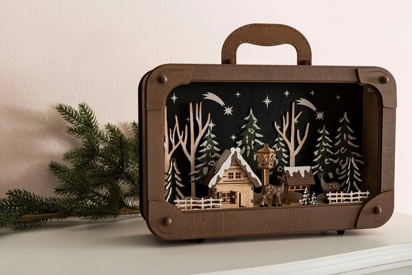 Myflair Möbel & Accessoires Dekoobjekt Koffer mit LED-Dekoration, Weihnachtsdeko aus Holz - Bild 3