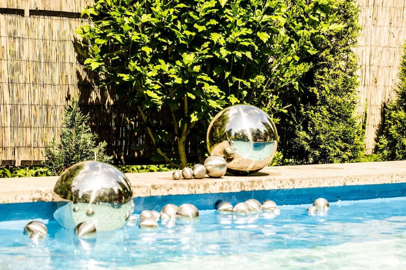 Köhko 3er Set Polierte Edelstahl-Gartenkugeln Silber Hochglanz - Bild 4