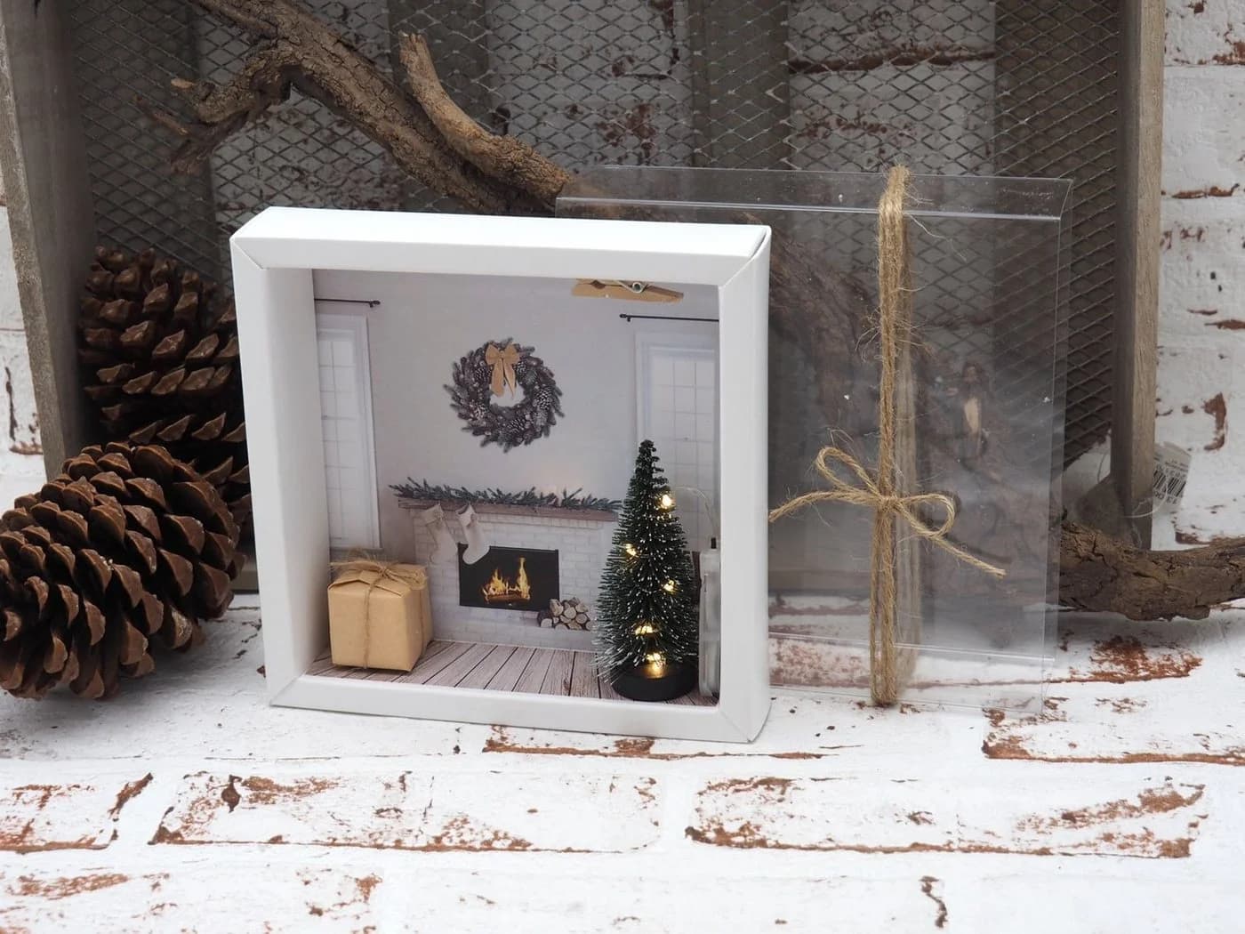 ZauberDeko Geschenkbox Geldgeschenk Weihnachten Kamin LED Lichterkette Weiß - Bild 3