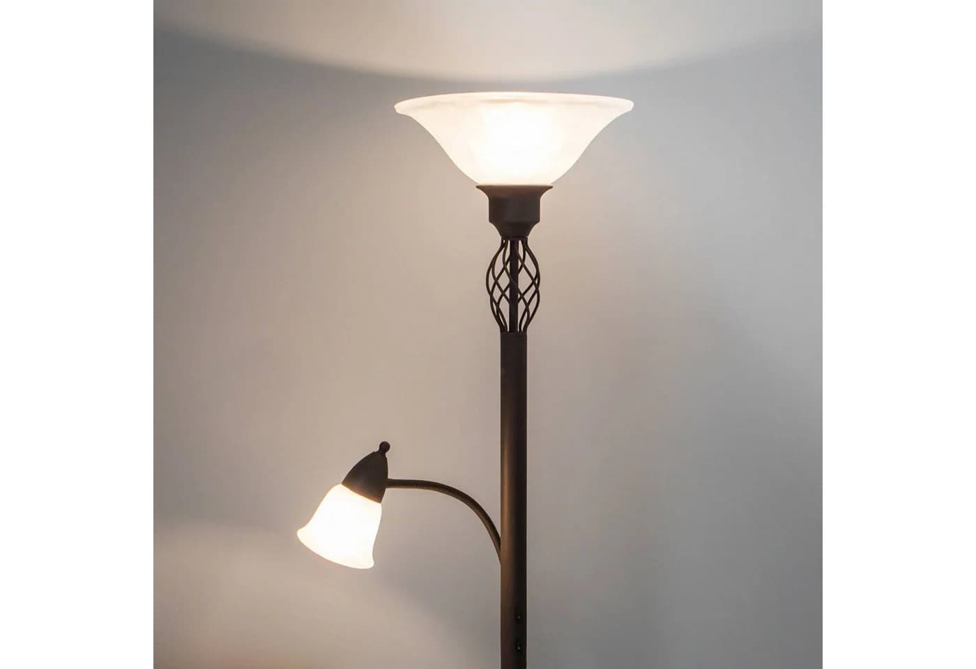 Lucande Stehlampe Dunja, Metall, Braun, Landhausstil, Leselampe - Bild 3