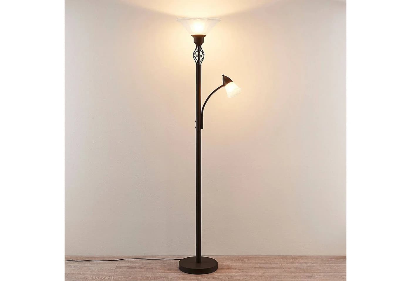 Lucande Stehlampe Dunja, Metall, Braun, Landhausstil, Leselampe - Bild 5