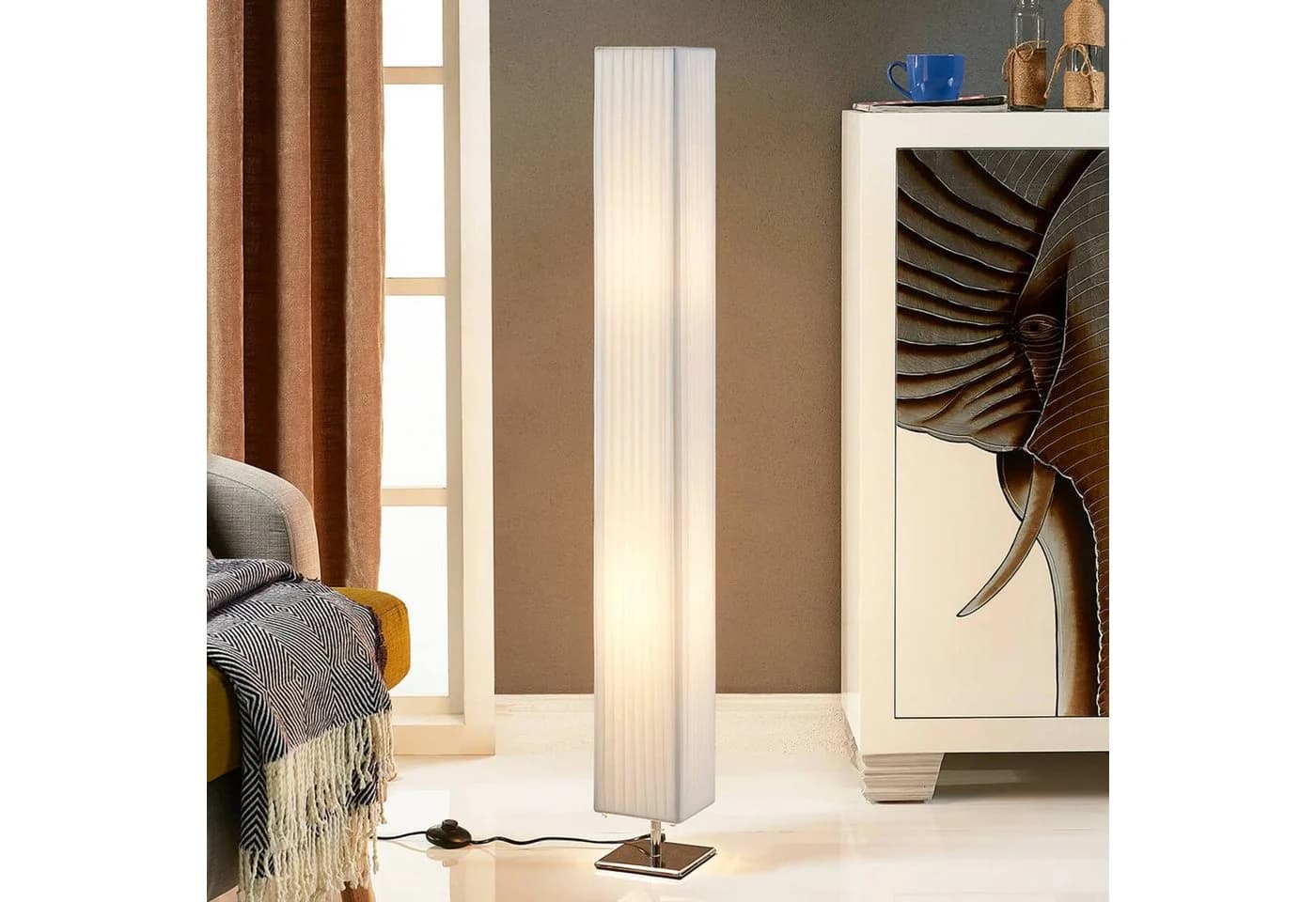 Lindby Stehlampe Janno Weiß Baumwollstoff Fußschalter 2x60W