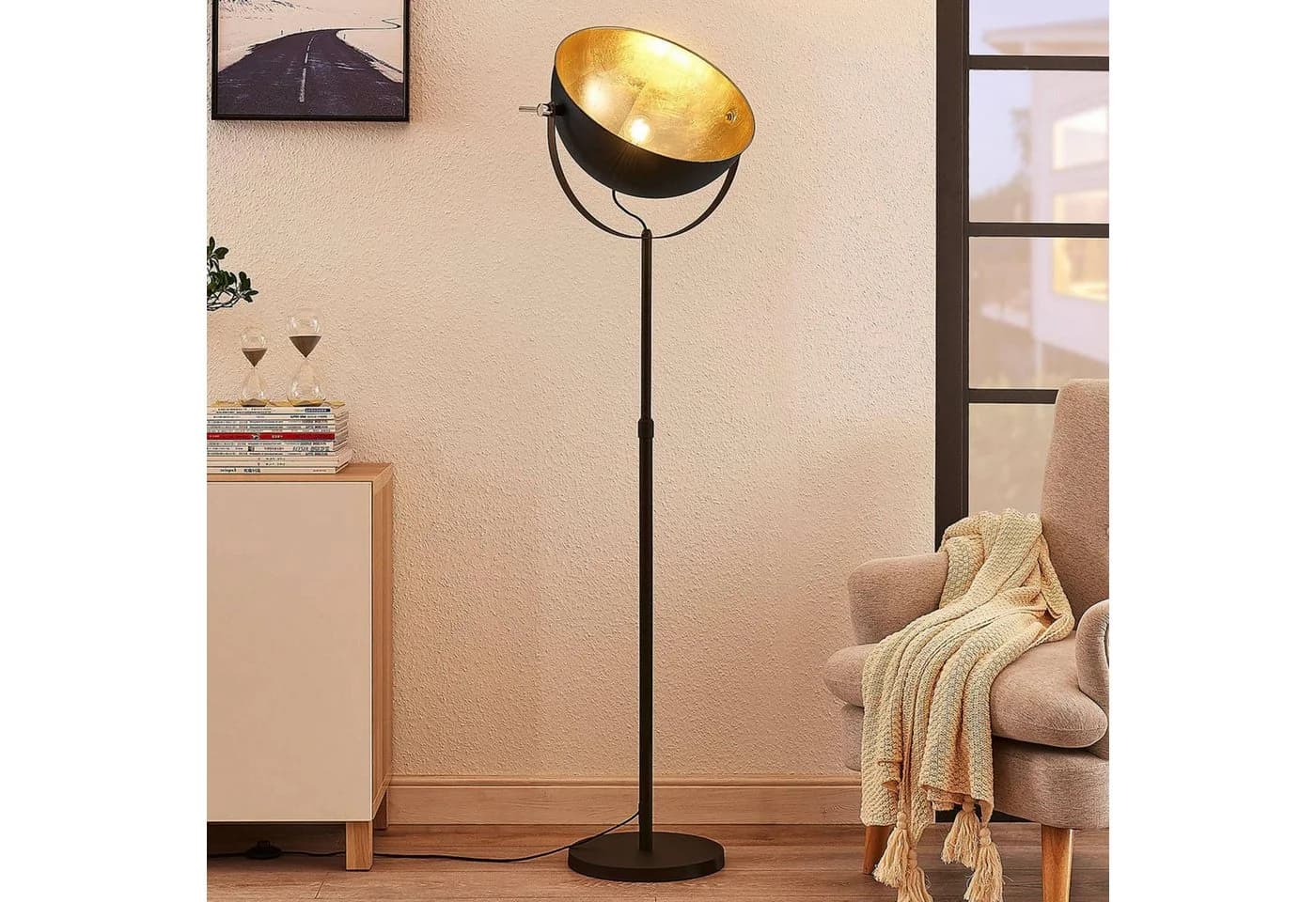 Lindby Stehleuchte Muriel Schwarz/Gold Metall