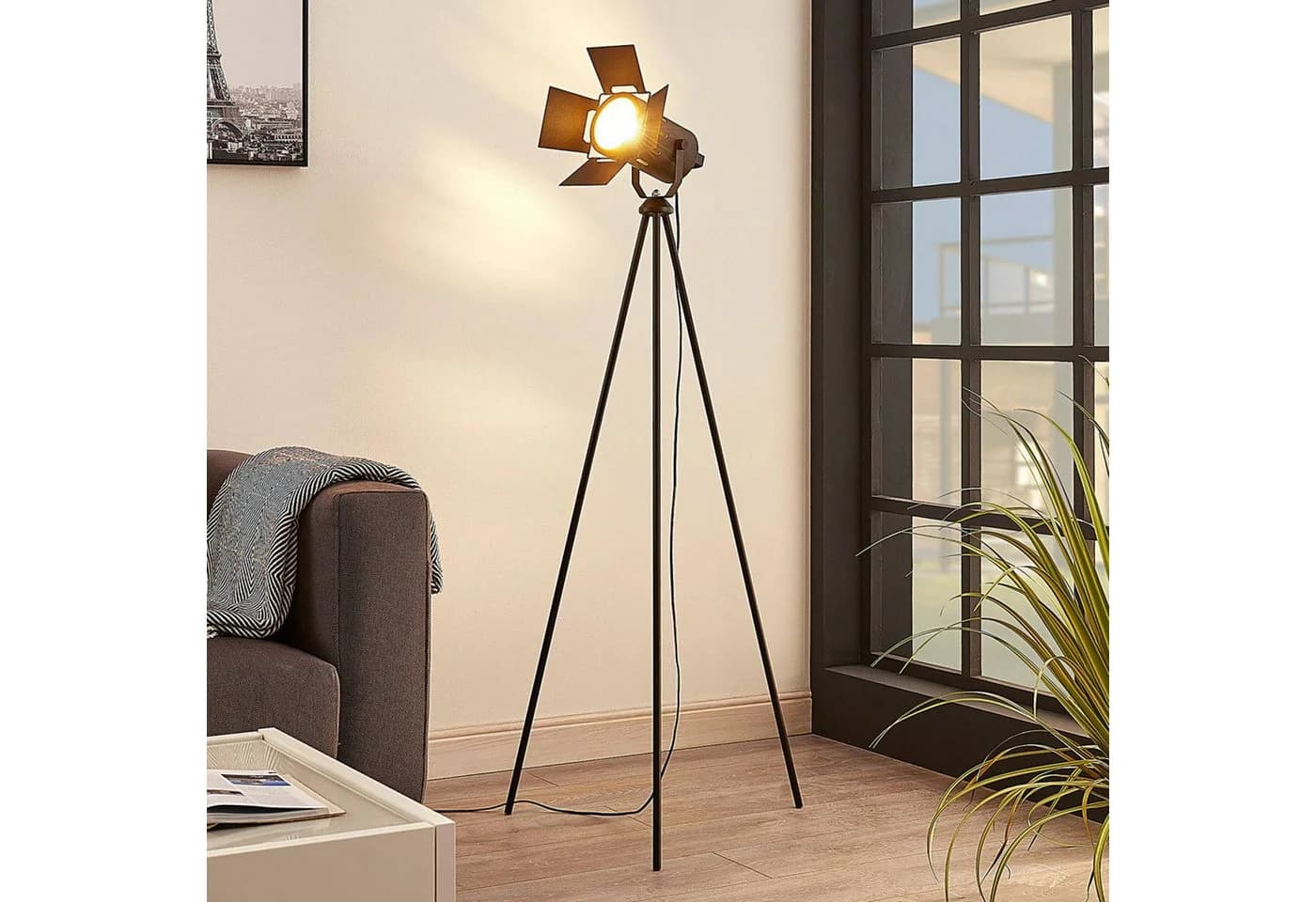 Lindby Stehlampe Devon, Metall, Schwarz, 1 x 60 W