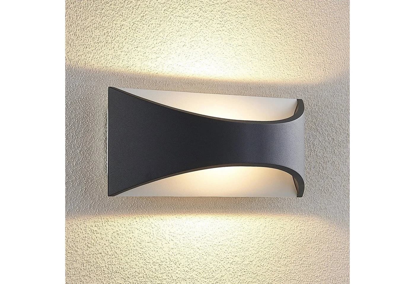 Lindby Außen-Wandleuchte Mathea Schwarz 1 x 9 W LED warmweiß - Bild 3