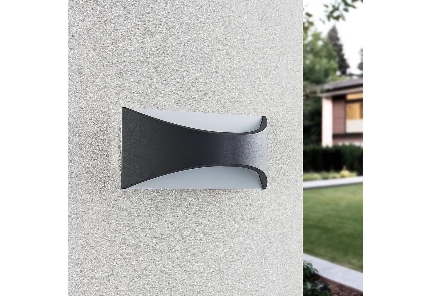 Lindby Außen-Wandleuchte Mathea Schwarz 1 x 9 W LED warmweiß - Bild 4