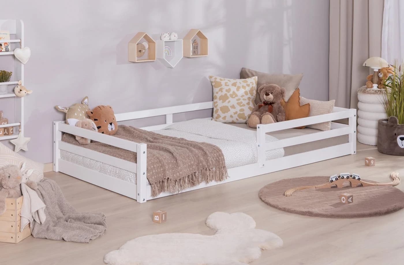 Ticaa Kinderbett Neo Weiß mit Rausfallschutz & Lattenrost
