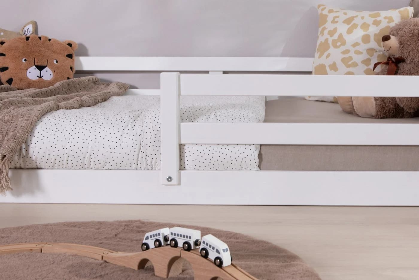 Ticaa Kinderbett Neo Weiß mit Rausfallschutz & Lattenrost - Bild 5