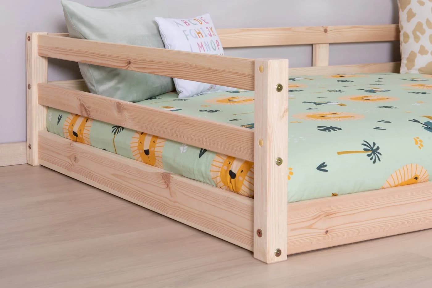 Ticaa Kinderbett Neo Bodenbett mit Rausfallschutz massiv Kiefernholz - Bild 4