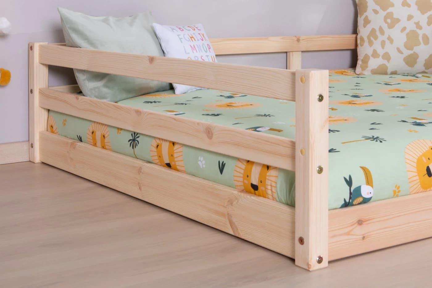 Ticaa Kinderbett Neo Bodenbett mit Rausfallschutz massiv Kiefernholz - Bild 4