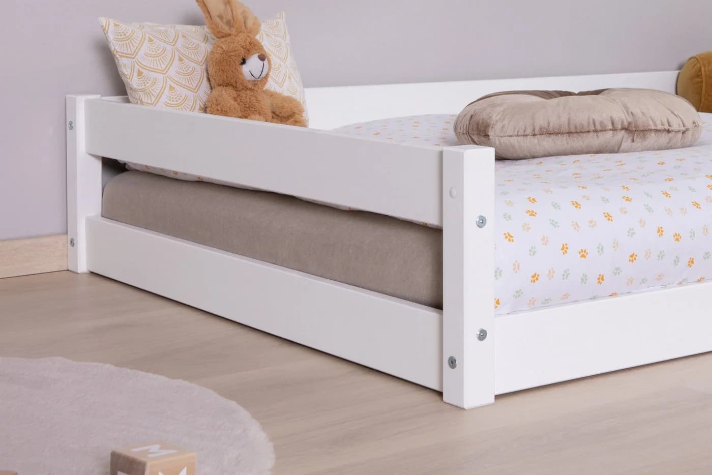 Ticaa Bodenbett „Emi“ Kinderbett aus Massivholz Weiß - Bild 3