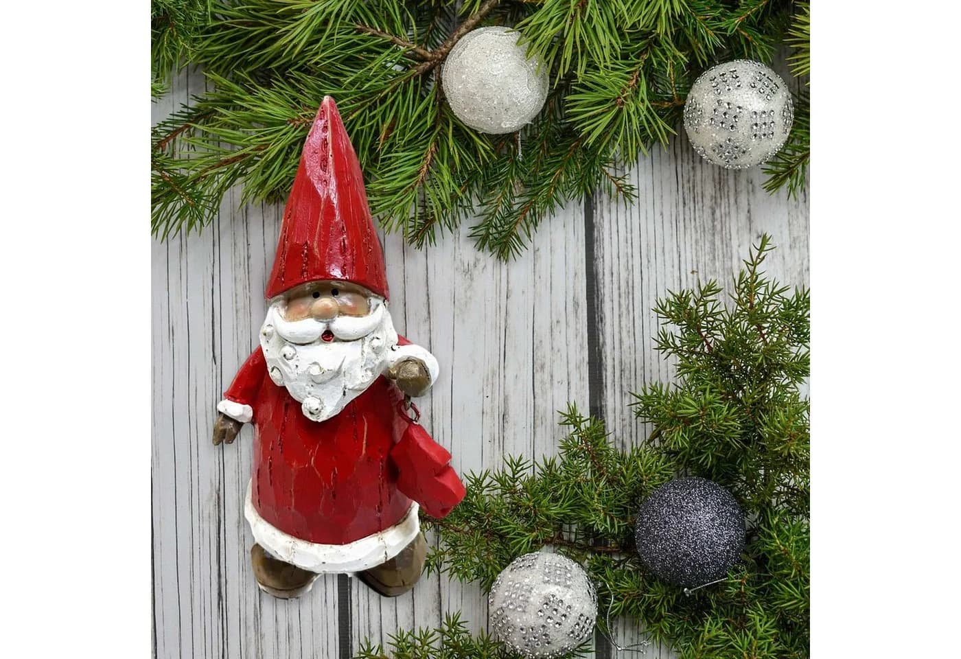Fachhandel Plus Weihnachtsmann Dekofigur mit Weihnachtsbaum in Holzschnitt-Optik - Bild 3