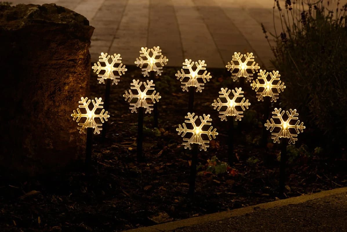 Gartenpirat LED Leuchtstäbe Schneeflocke Warmweiß 10 Erdspieße - Bild 3