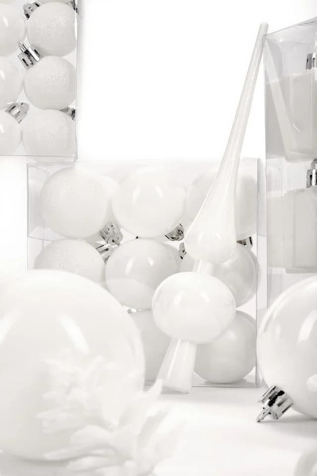 BRUBAKER 101-teiliges Weihnachtskugel-Set Cremeweiß Kunststoff - Bild 4