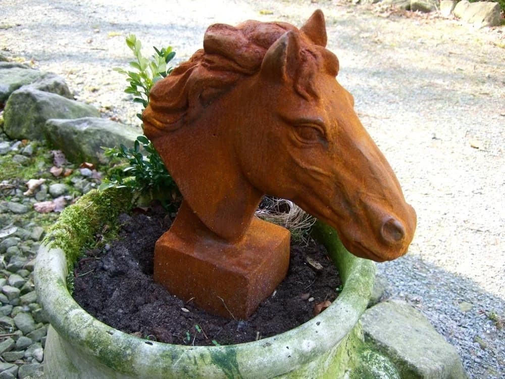 Antikas Pferdekopf Skulptur Gartenfigur Eisenguss Rostoptik - Bild 2