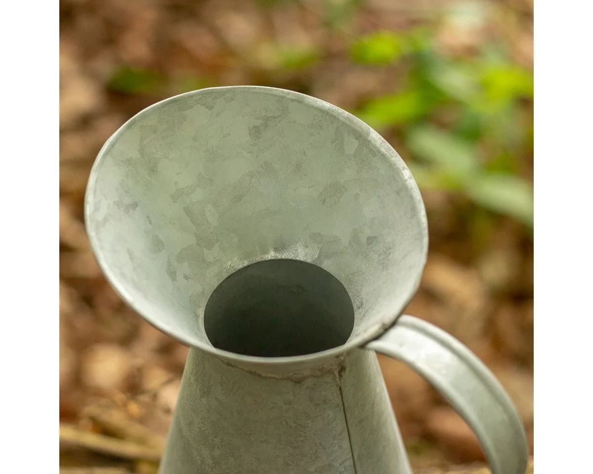Antikas Wasserkanne mit Entenschnabel aus feuerverzinktem Blech - Bild 3
