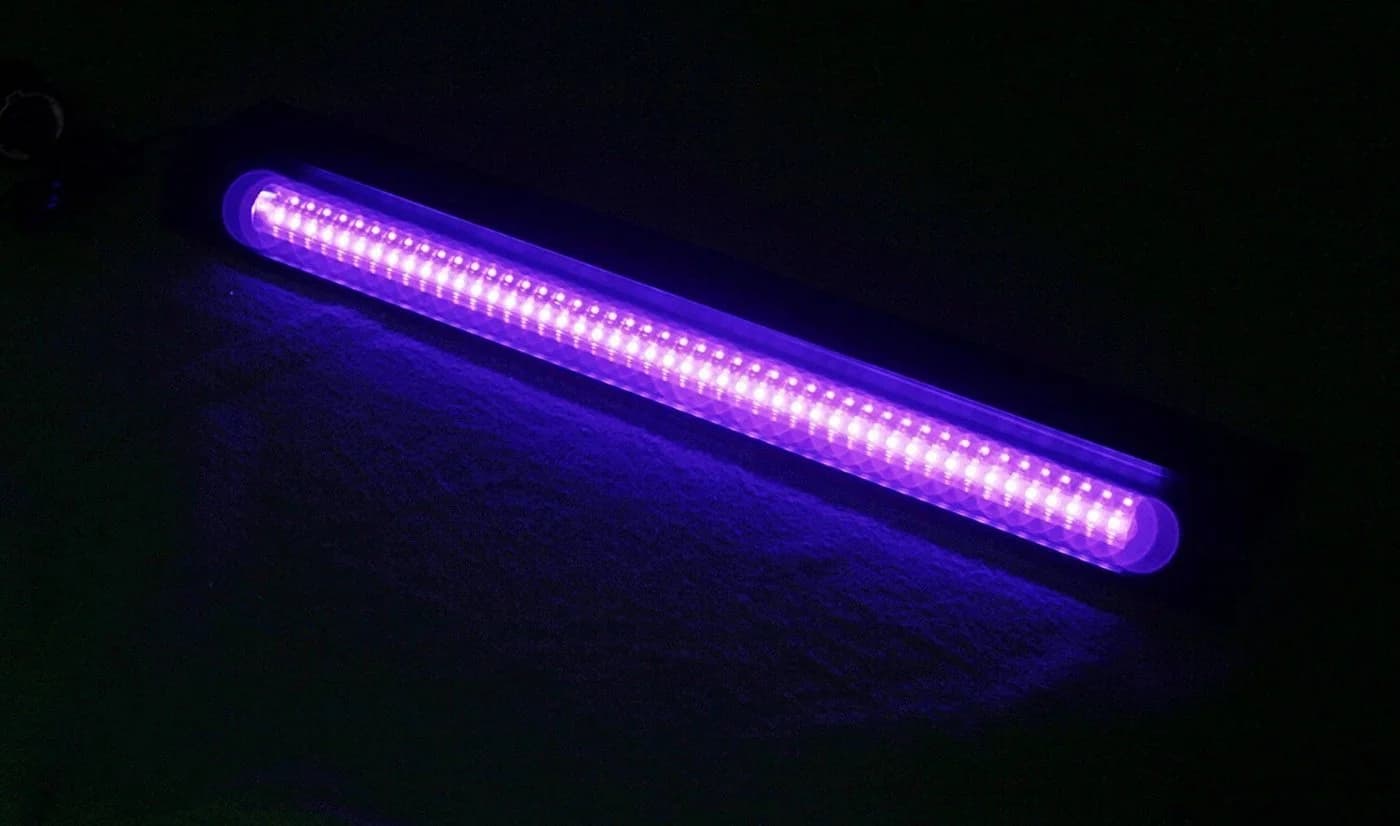 SATISFIRE Schwarzlicht LED-UV-Röhre 60cm Komplettset Bruchsicher - Bild 3