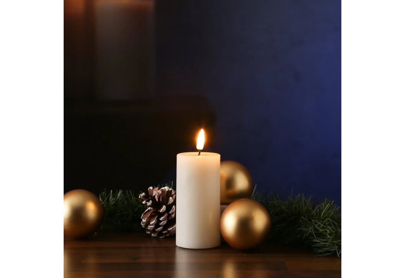 Deluxe Homeart LED-Kerze Mia Deluxe Echtwachs Wachsspiegel flackernd Creme