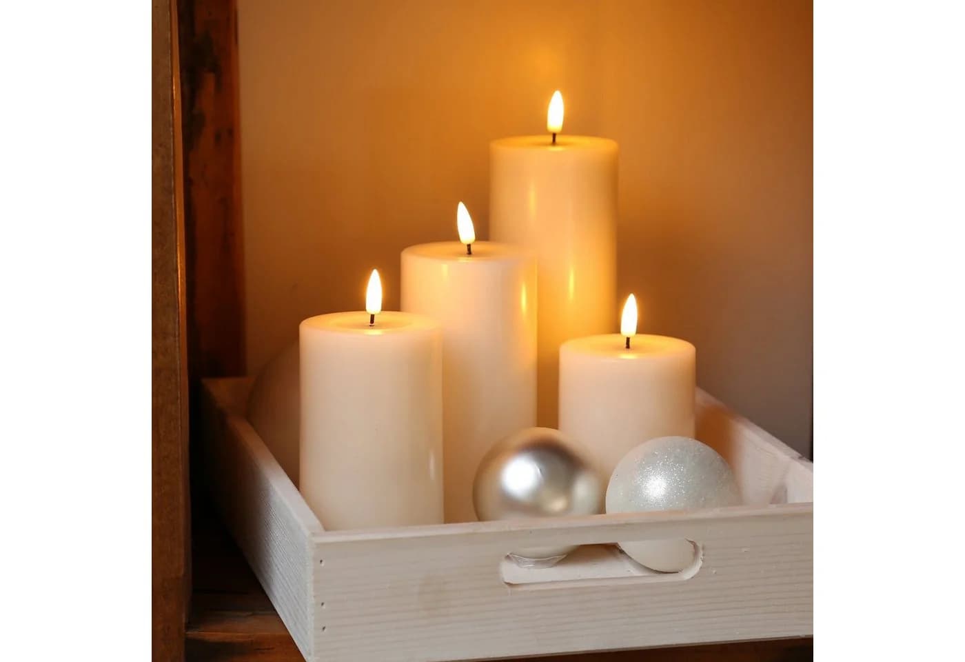 Deluxe Homeart LED-Kerze Mia Echtwachs Creme Flackernd - Bild 4