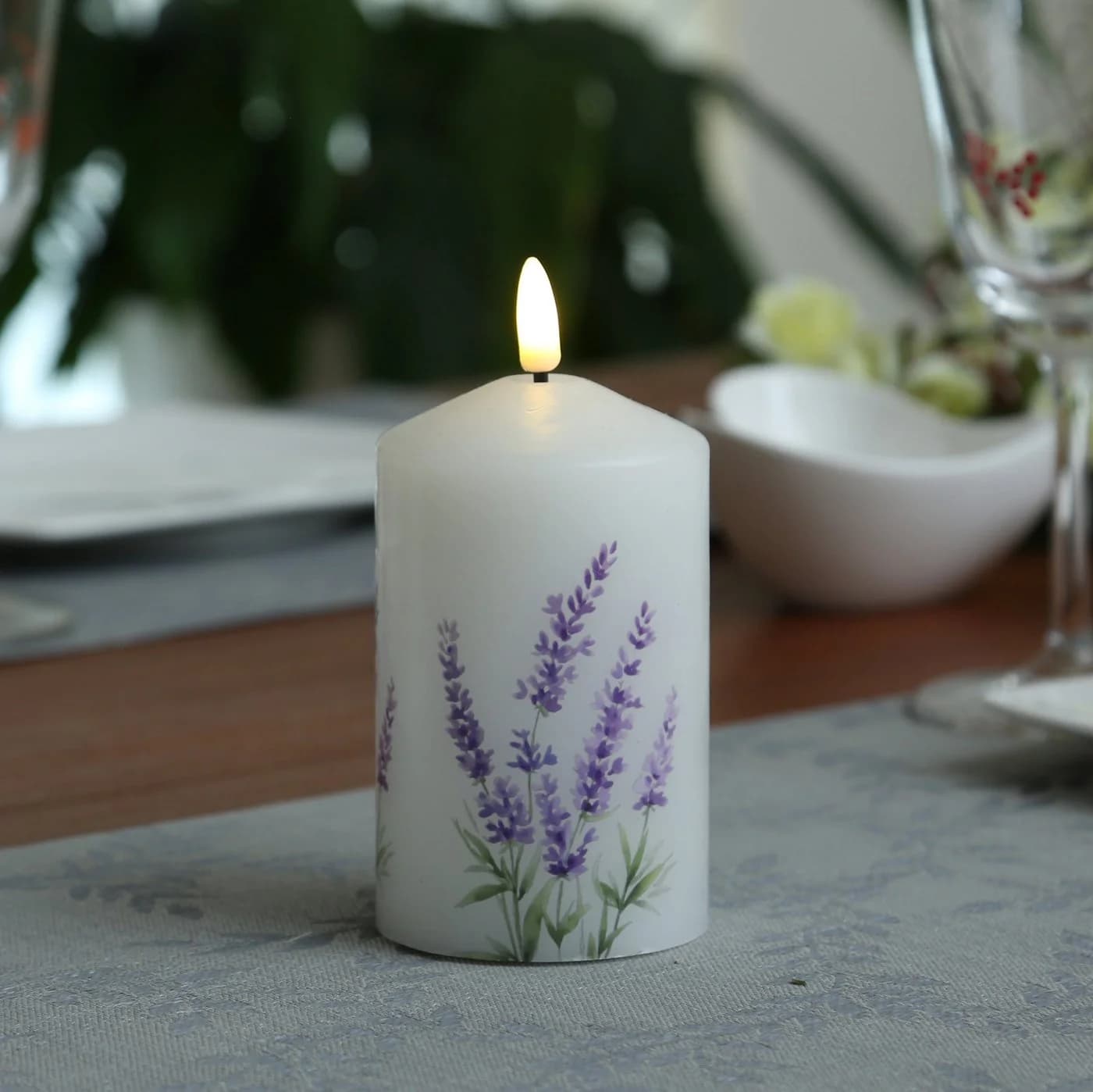 MARELIDA LED-Kerze mit Lavendelmotiv aus Echtwachs - Bild 3