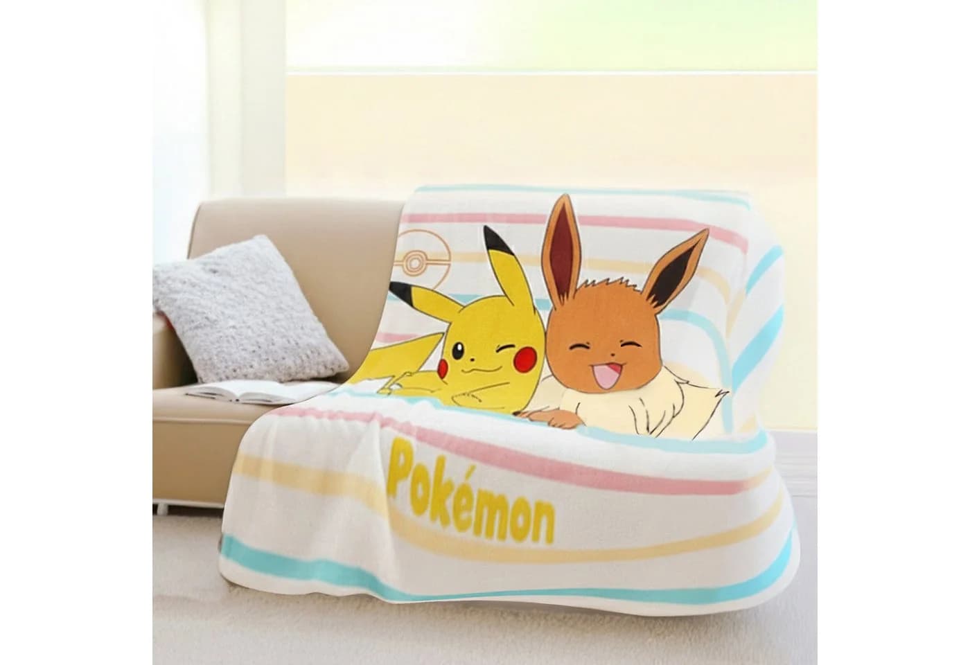 Kinderdecke Pokémon Tagesdecke XL Flauschdecke 150x200 cm mit Pikachu und Evoli, Familando