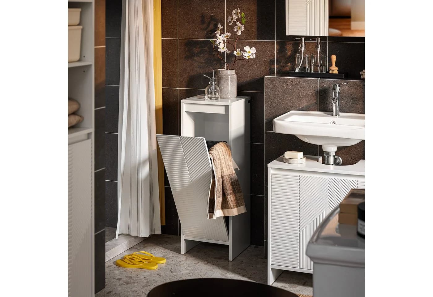 SoBuy Wäscheschrank BZR154 Weiß mit Wäschesack und Schublade - Bild 4