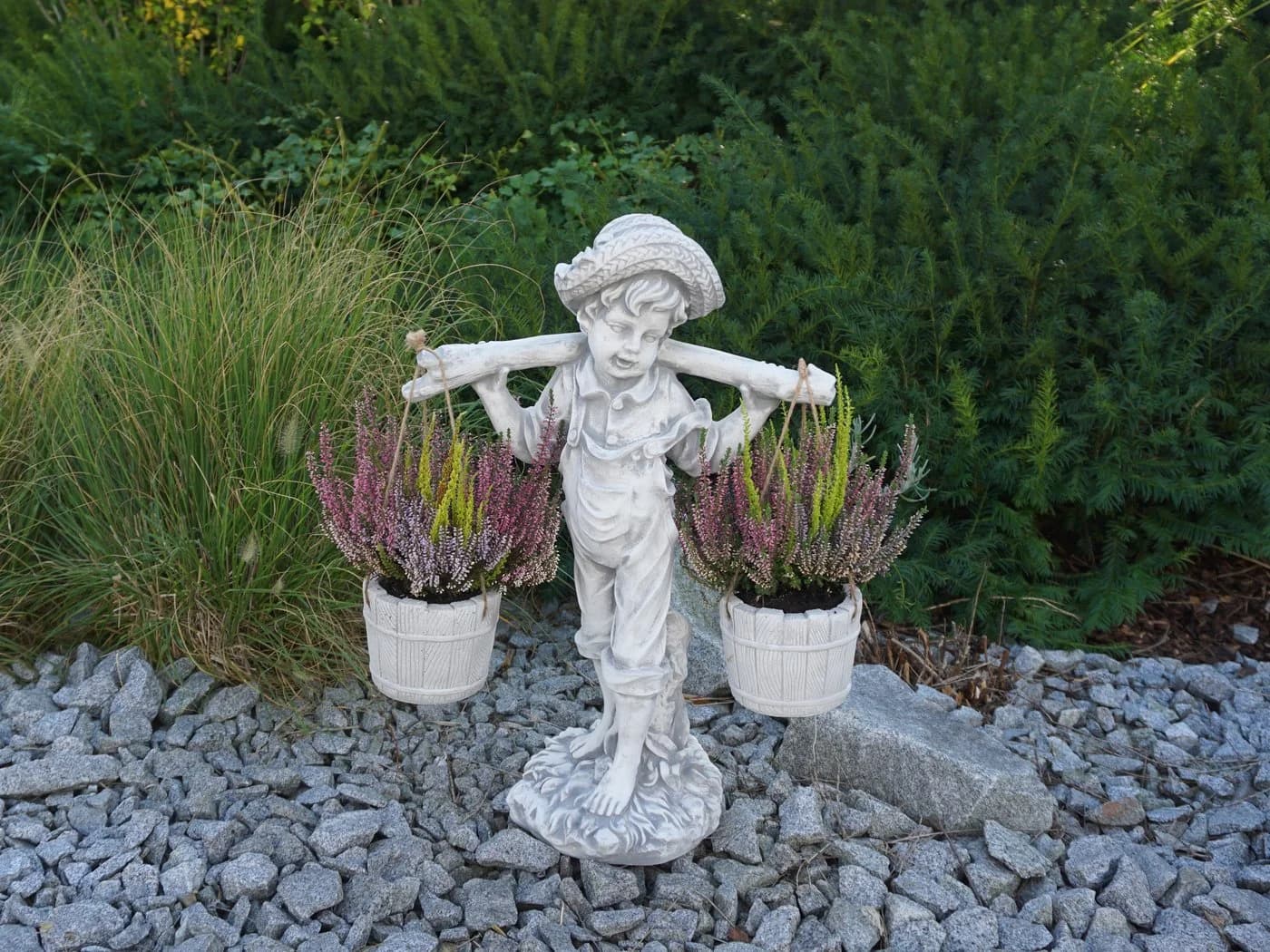 gartendekoparadies.de Gartenfigur Junge mit Blumenampel Grau Stein - Bild 3