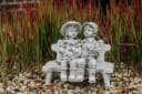 gartendekoparadies.de Steinfigur Junge und Mädchen auf Bank Grau Bild 4