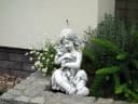 gartendekoparadies.de Gartenfigur Kleines Mädchen mit Hund Grau Stein Bild 4
