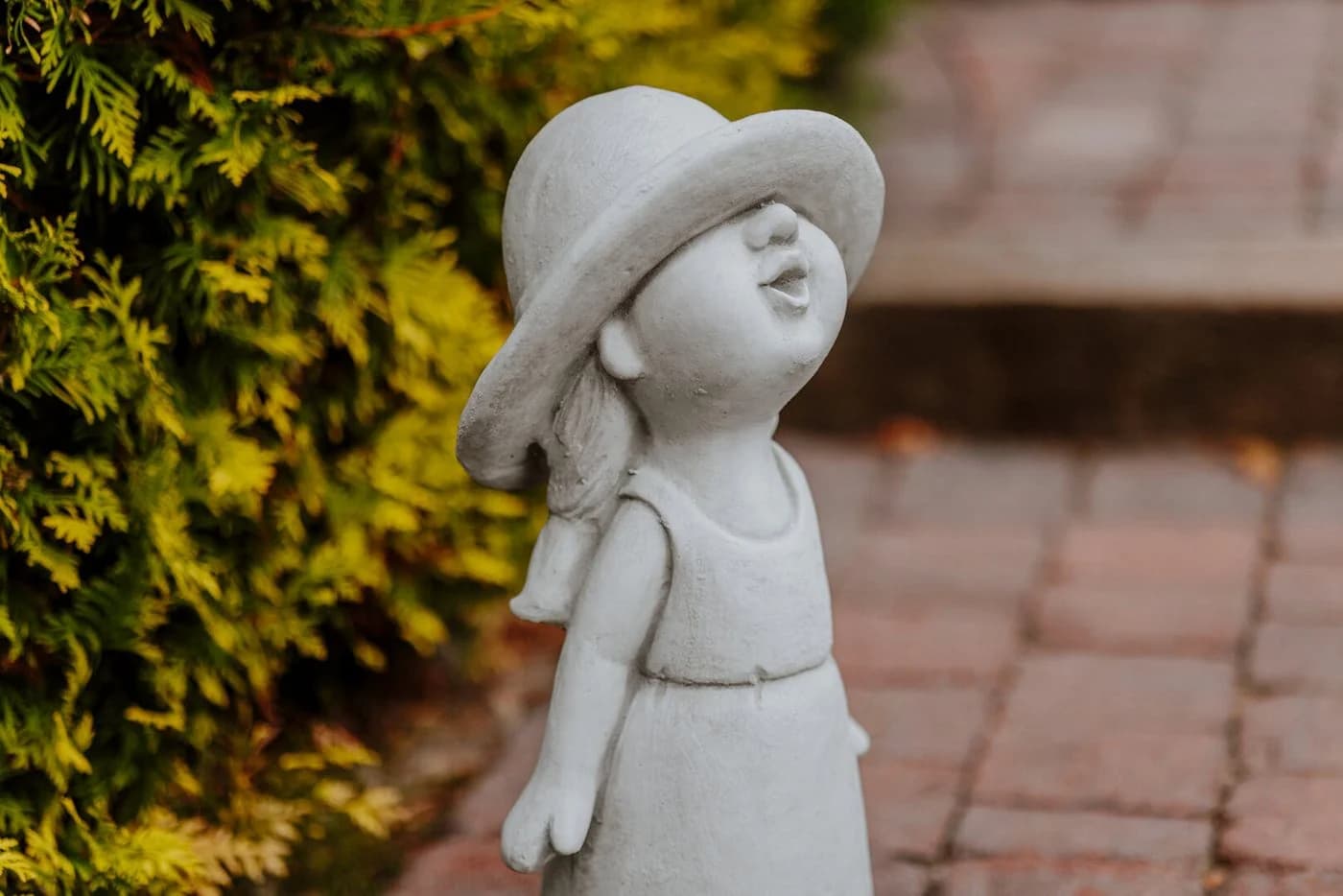 gartendekoparadies.de Gartenfigur Mädchen Figur Steinfigur 49 cm - Bild 3