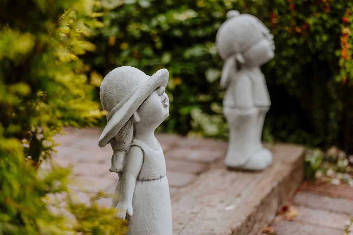 gartendekoparadies.de Gartenfigur Mädchen Figur Steinfigur 49 cm - Bild 4