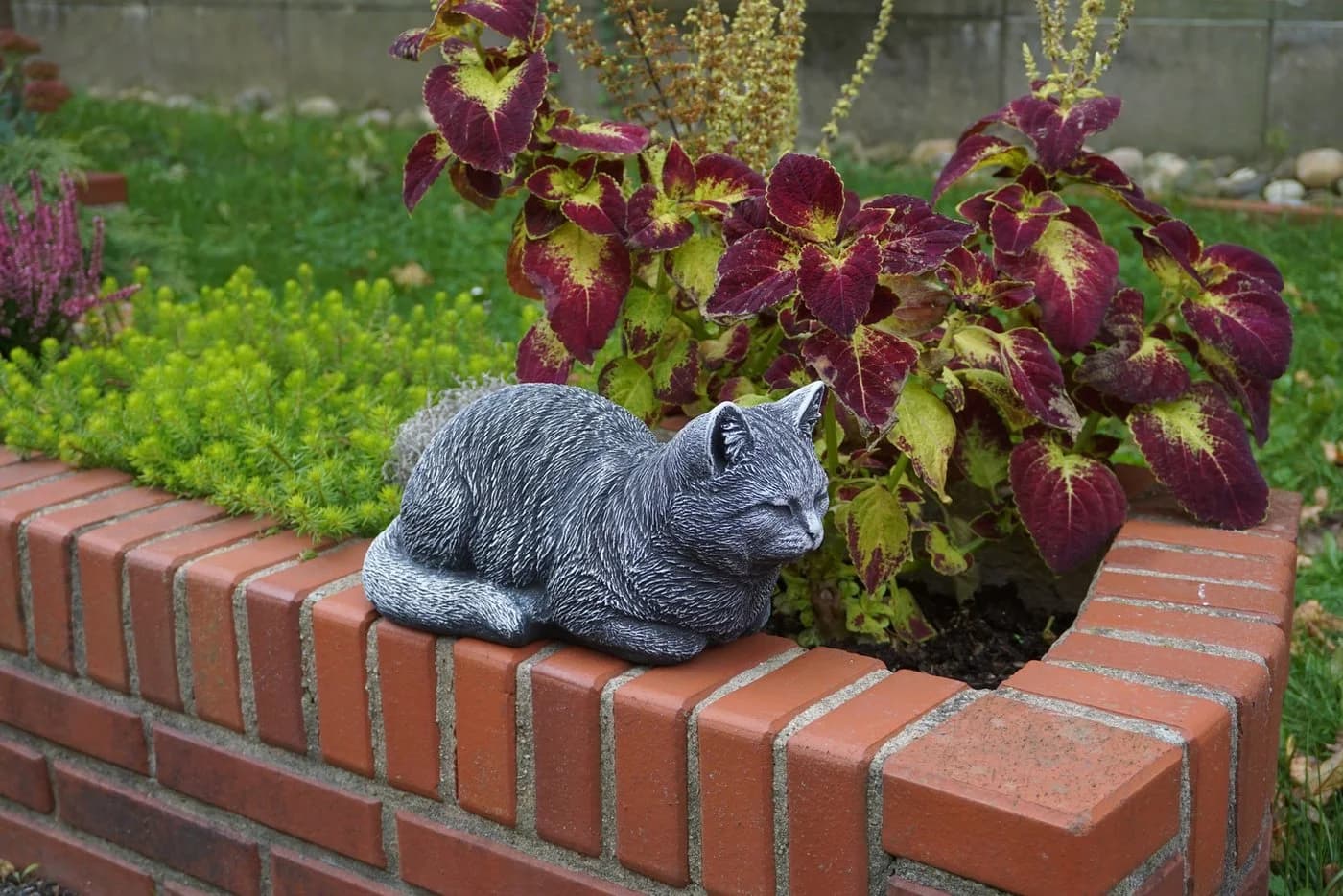 gartendekoparadies.de Gartenfigur Liegende Katze Steinfigur - Bild 4
