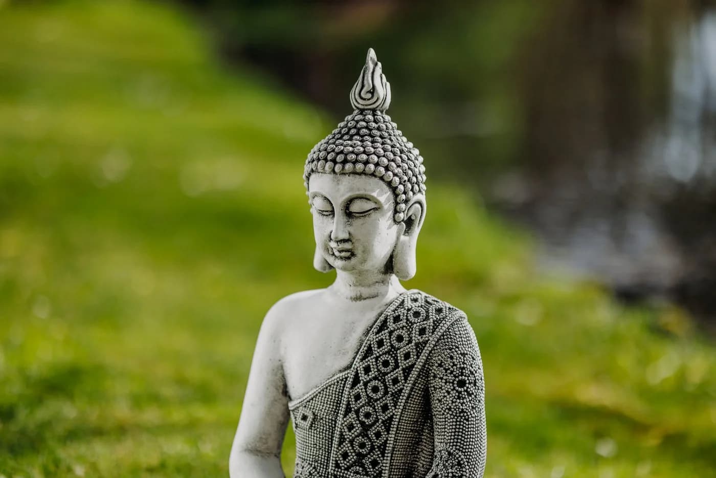 gartendekoparadies.de Thailändische Buddha Statue Grau Steinguss 49 cm - Bild 5